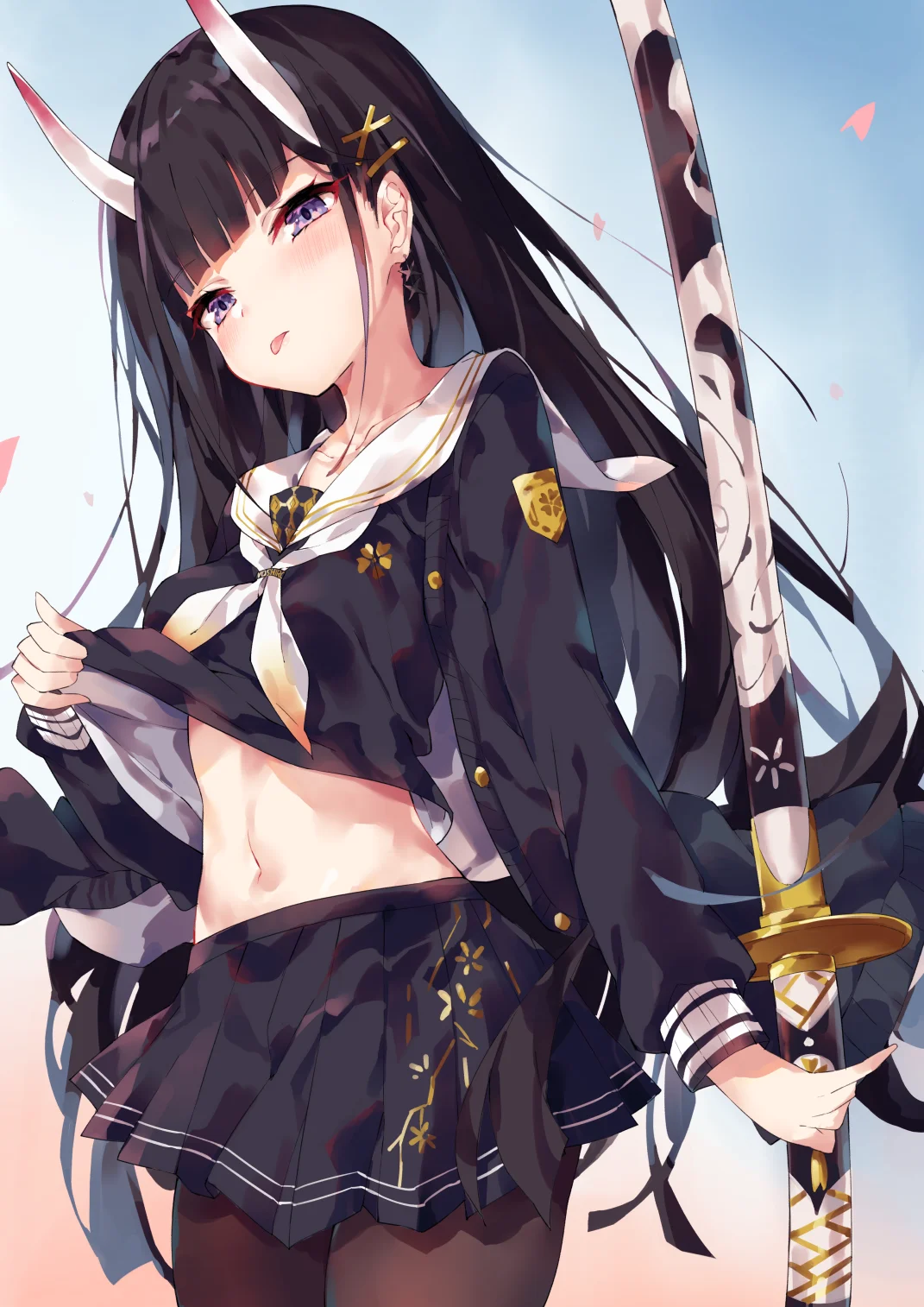 Cô gái anime cầm kiếm phong cách chiến binh