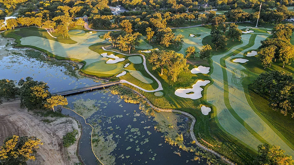 Cảnh sân golf từ trên cao làm hình nền điện thoại