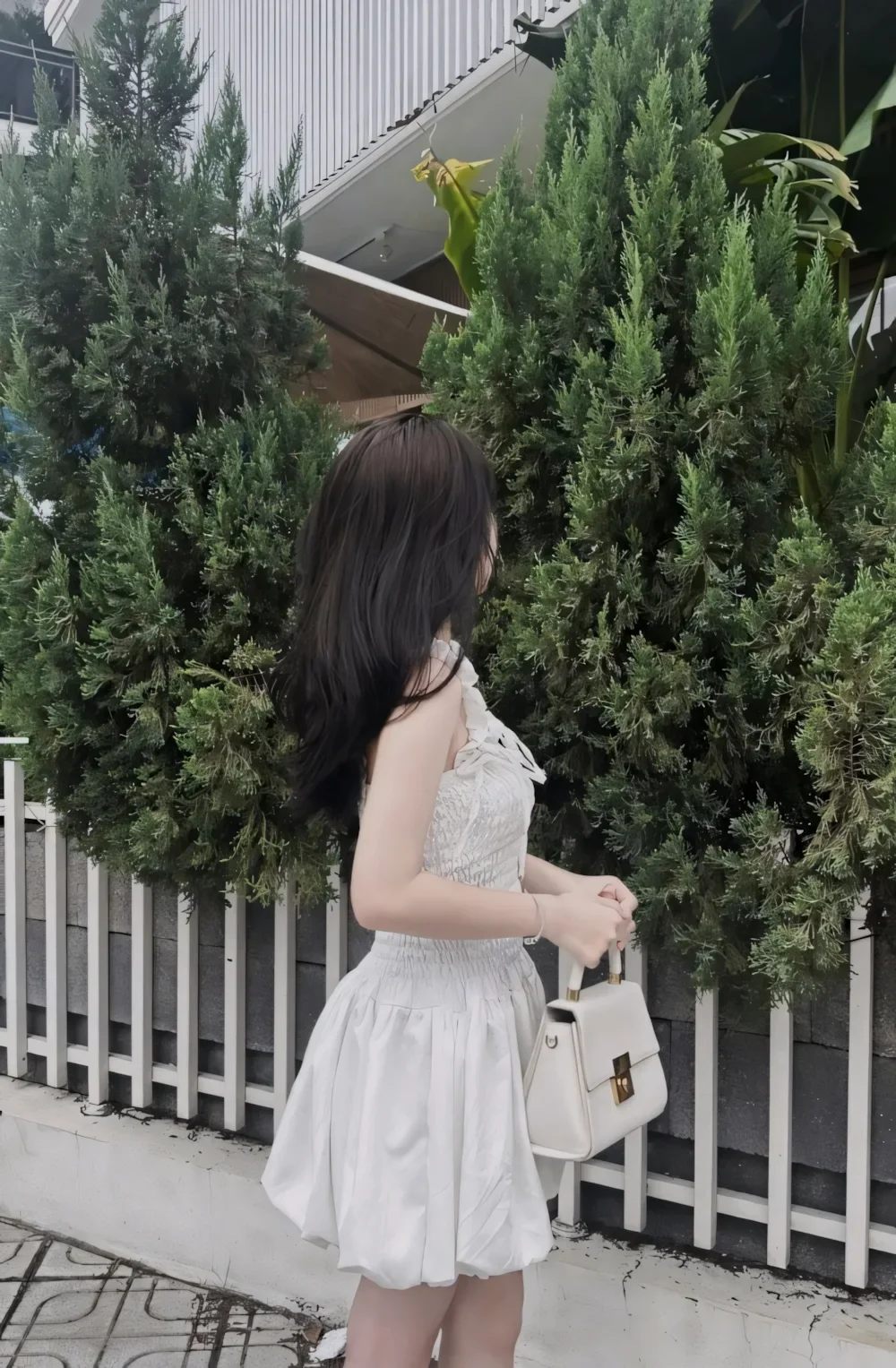 50+ Ảnh Gái Xinh Mặc Váy Trắng (Ngắn) Che Mặt, Sexy Trước Gương