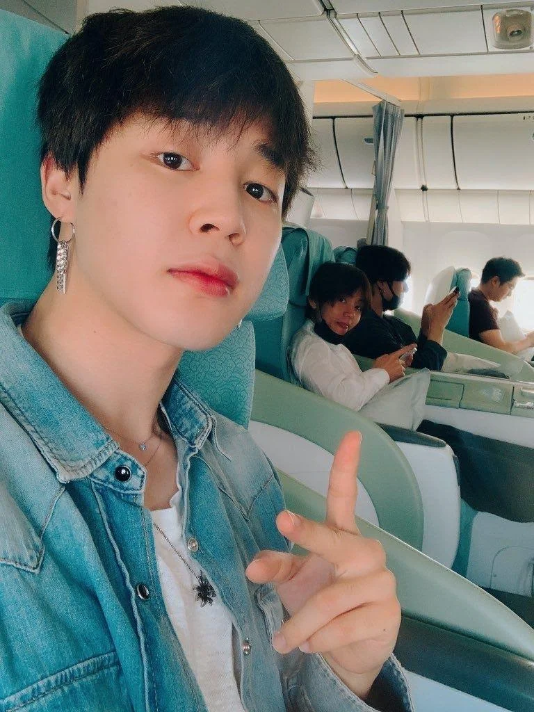 Nhân cách tuyệt vời của BTS Jimin qua lời kể của một tiếp viên hàng không - BlogAnChoi